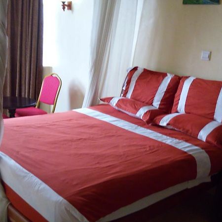 Royal Palm Hotel And Suites Nakuru Extérieur photo
