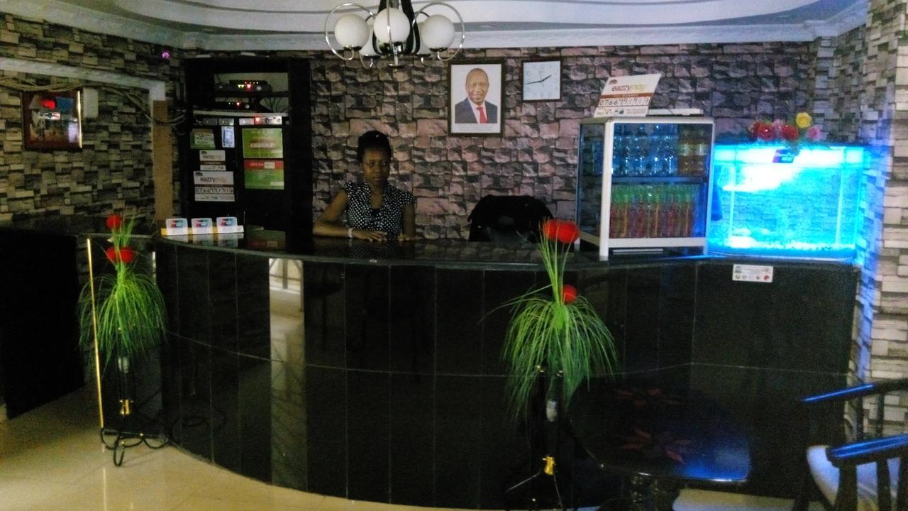 Royal Palm Hotel And Suites Nakuru Extérieur photo