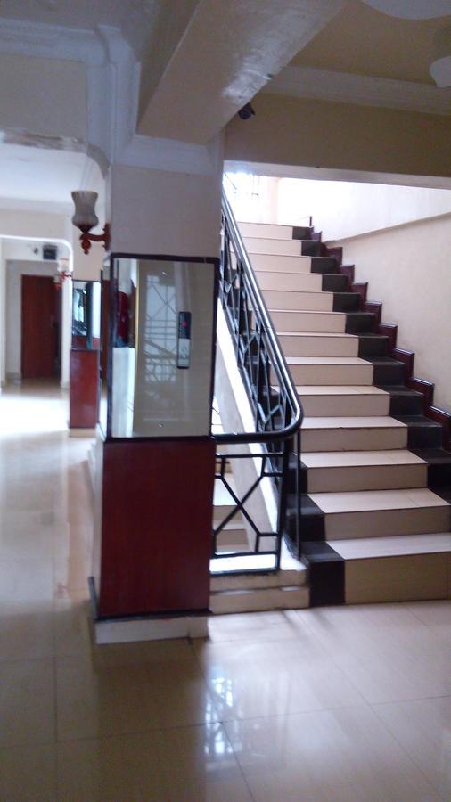 Royal Palm Hotel And Suites Nakuru Extérieur photo